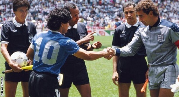 Sự nghiệp vinh quang của Diego Maradona qua ảnh - ảnh 3