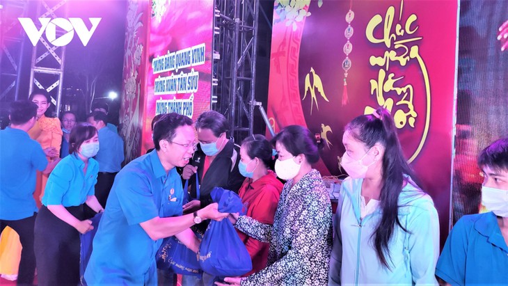 Ngày hội công nhân - Phiên chợ nghĩa tình dành cho công nhân thành phố Hồ Chí Minh - ảnh 1