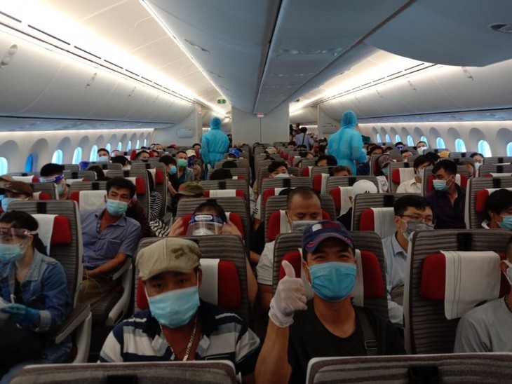 Đưa hơn 300 công dân Việt Nam từ Nga, Mozambique và Na Uy về nước - ảnh 1