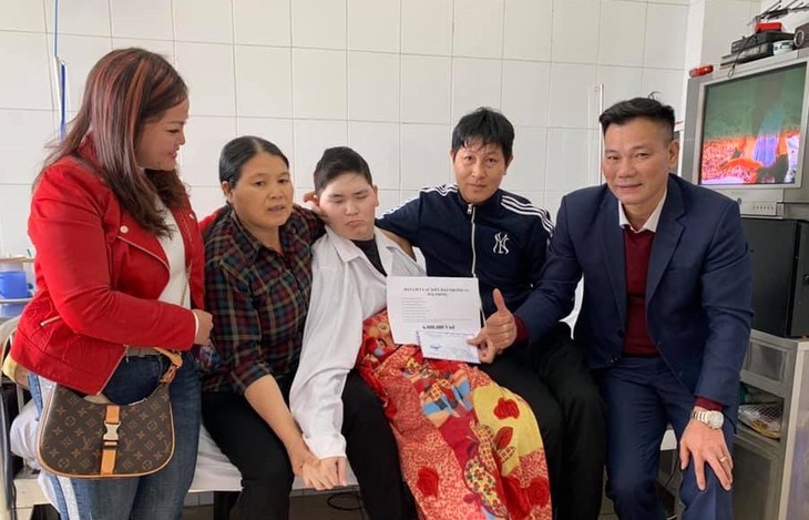 Kiều bào Hải Phòng tặng quà cho chiến sĩ có hoàn cảnh khó khăn thuộc Lữ đoàn đặc công 126 - ảnh 1