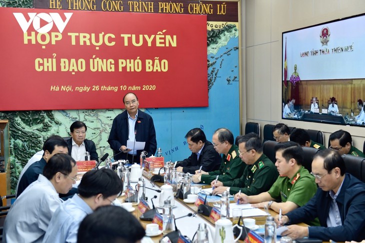 Thủ tướng Chính phủ yêu cầu rõ: Trong bão lũ, cứu người là quan trọng nhất - ảnh 2