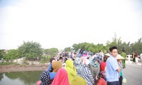 đi đến giữa cầu, người đàn ông bất ngờ gieo mình xuống sông tự vẫn hình 2