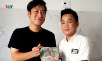trả lại đồng hồ cho hành khách bỏ quên ở sân bay đà nẵng hình 2
