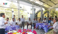 ngày đầu tiên đeo khẩu trang bắt buộc, người dân có chấp hành nghiêm? hình 4
