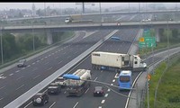 xe bồn đi lùi trên cao tốc, tài xế bị phạt 17 triệu đồng hình 2