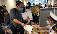 khẩu trang 35.000 đồng ở sân bay giữa nỗi sợ virus corona hình 2