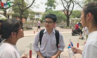 đề thi văn vào lớp 10 trường chuyên tại nghệ an hỏi về niềm đam mê hình 2