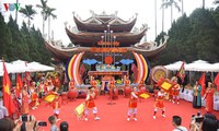"đeo khẩu trang đi lễ không có gì là bất kính" hình 4