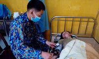 trực thăng đưa 2 ngư dân bệnh nặng từ trường sa về đất liền cứu chữa hình 4