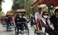nhiều điểm du lịch ở hà nội đóng cửa do covid-19, du khách tây bối rối hình 13
