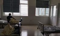 tối nay, 6 du khách nước ngoài trên chuyến bay vn0054 về nước hình 5