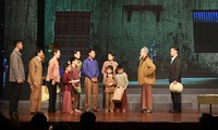 chủ tịch mttq việt nam trần thanh mẫn dâng hương tưởng niệm bác hồ hình 2