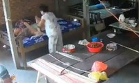 tạm giữ cặp vợ chồng bạo hành mẹ già 88 tuổi hình 2