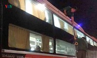 bắt 3 đối tượng bắn bi sắt vỡ toang kính hàng loạt xe khách hình 2