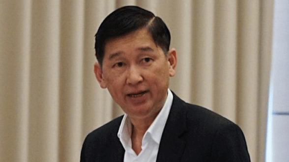đang khám xét nơi ở của phó chủ tịch tp hồ chí minh trần vĩnh tuyến hình 2