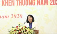 phó chủ tịch nước tặng quà tết gia đình chính sách tại tiền giang hình 4