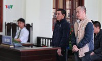 một công an sơn la bị trúng đạn khi khám xét nơi ở của kẻ buôn ma túy hình 2