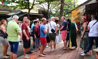 tphcm cách ly 11 người cùng chuyến bay với ca nhiễm covid-19 thứ 17 hình 3
