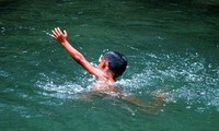 ra đập nước chơi, 2 cháu nhỏ đuối nước thương tâm ở quảng bình hình 2
