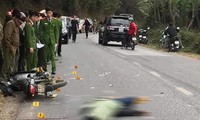 nam thanh niên mặc áo grab đi xe máy tử vong vì bị ô tô tông từ phía sau hình 2