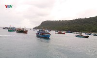 người lính đón xuân trên biển hình 5