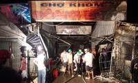 chợ tiền tỷ ở tp hcm bị bỏ hoang? hình 6