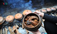 hàng hóa tết đã đến tận khu dân cư của người nam trà my hình 3