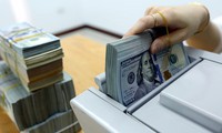 giá usd trong nước đứng yên dù thế giới vẫn neo cao hình 2