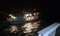 tàu chìm, 11 ngư dân việt nam được cứu, 2 người mất tích hình 2