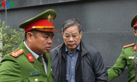 hôm nay, tòa tuyên án ông nguyễn bắc son, trương minh tuấn hình 2