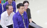 xử phúc thẩm cựu thứ trưởng lê bạch hồng: hoãn vì 1 bị cáo vắng mặt hình 2