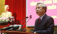 ông trần quốc vượng tiếp giám đốc chương trình việt nam tại havard hình 2