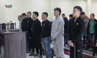 kẻ cầm đầu băng "tín dụng đen" lớn nhất nước lĩnh án 10 năm 6 tháng tù hình 2