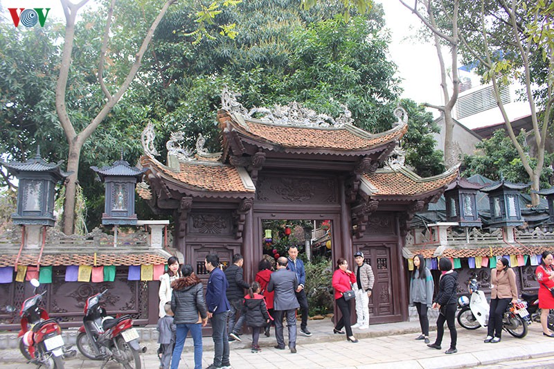 nguoi ha noi du xuan, le chua dau nam moi hinh 10