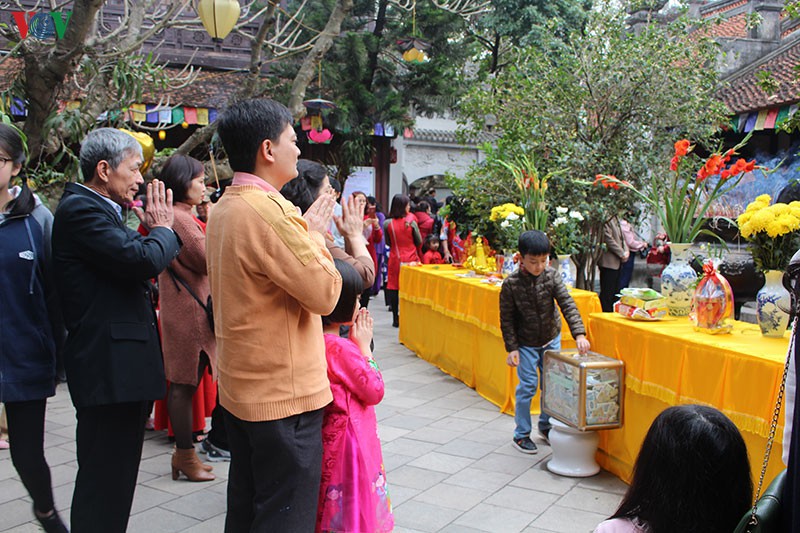 nguoi ha noi du xuan, le chua dau nam moi hinh 11