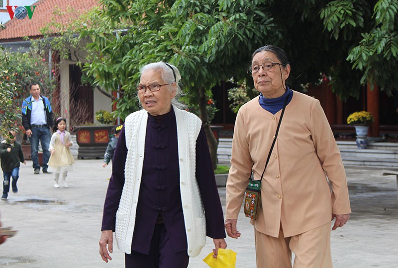 nguoi ha noi du xuan, le chua dau nam moi hinh 4