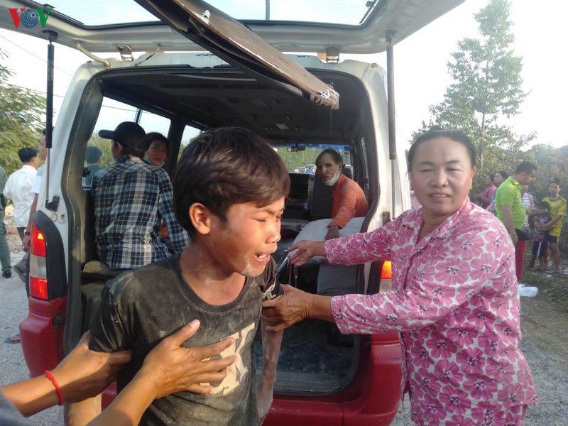 sap nha 7 tang tai campuchia, hang chuc nguoi bi mac ket hinh 2