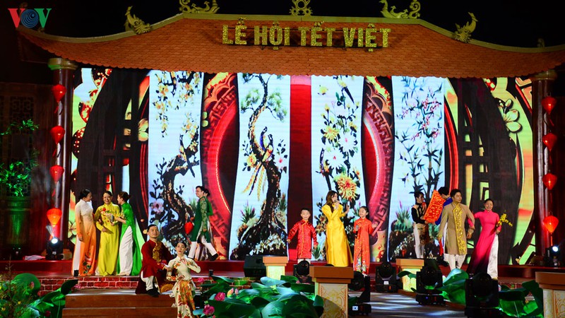khai mac le hoi tet viet nam 2020 hinh 1