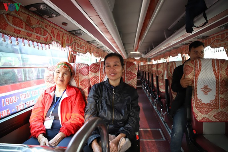 "chuyen xe yeu thuong" dua hon 300 benh nhan ung thu ve que an tet hinh 13