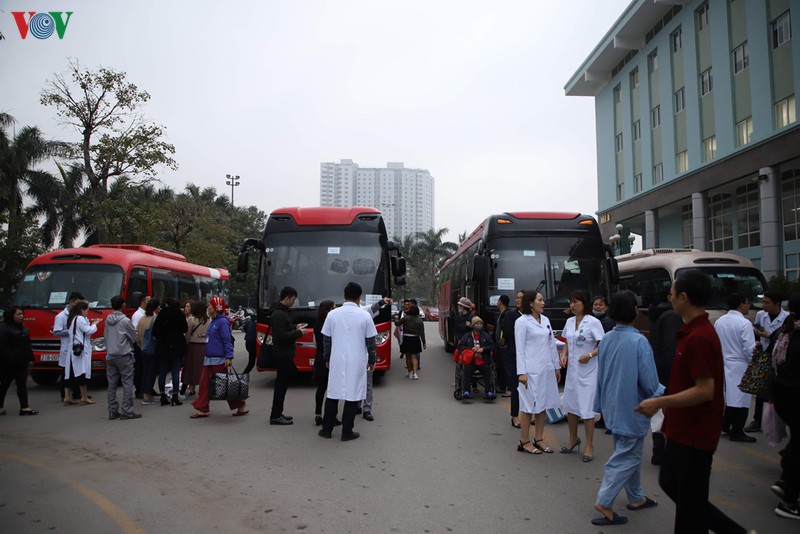 "chuyen xe yeu thuong" dua hon 300 benh nhan ung thu ve que an tet hinh 4