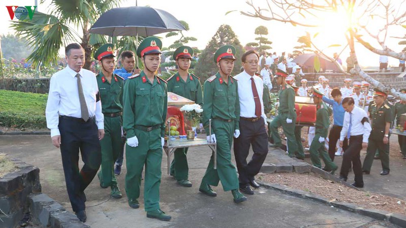 binh phuoc truy dieu, an tang 27 hai cot liet si hinh 1