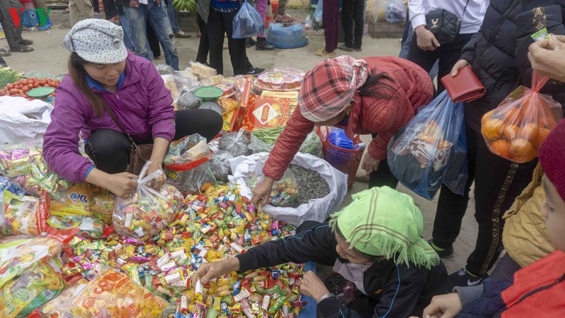 doc dao tai phien cho cuoi nam o vung cao ta phoi hinh 15