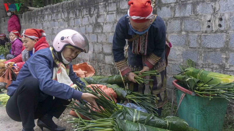 doc dao tai phien cho cuoi nam o vung cao ta phoi hinh 6