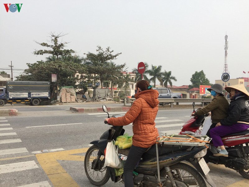nguoi dan moi mon cho doi khac phuc nhung bat cap tren tuyen ql 5 hinh 3