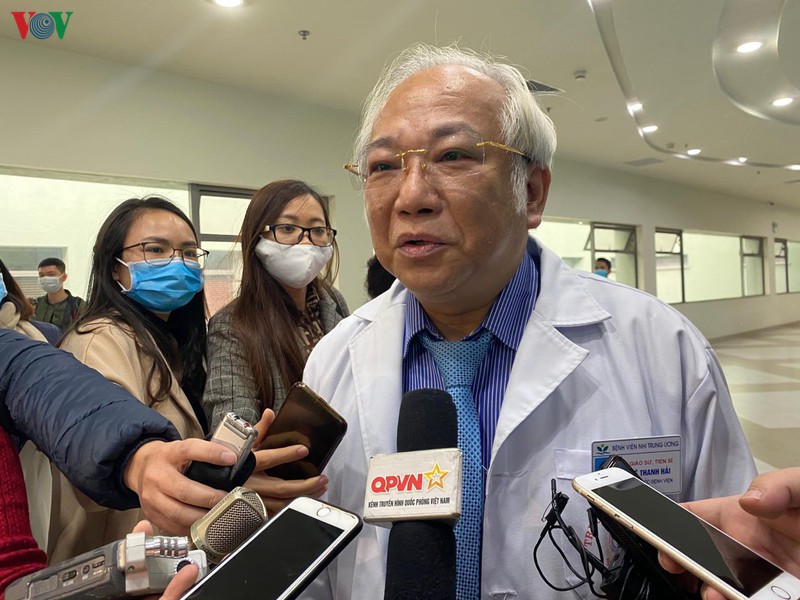 benh nhi dau tien cua viet nam nhiem covid-19 da khoi benh va xuat vien hinh 1