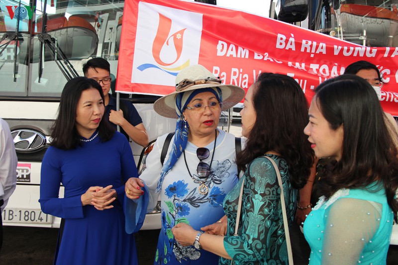 tau du lich panama cho gan 2.300 khach quoc te cap cang vung tau hinh 4