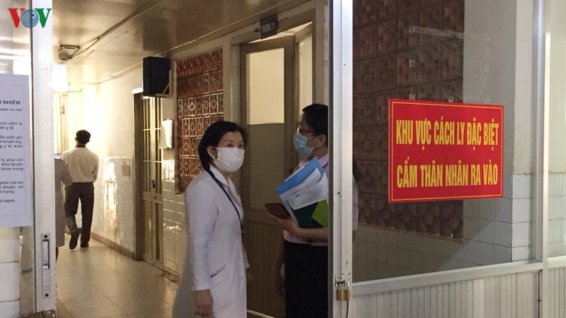 nguoi bay cung chuyen voi benh nhan 34 mac covid-19 co ket qua am tinh hinh 1