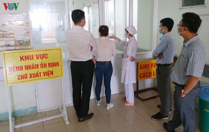 doi phan ung nhanh benh vien cho ray tiep vien binh thuan chong covid-19 hinh 1