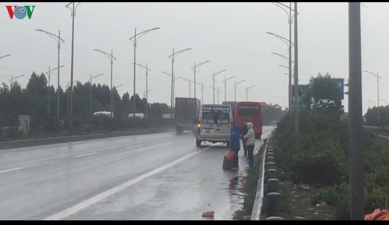 kien quyet xu ly vi pham an toan giao thong tren tuyen ha noi- bac giang hinh 2