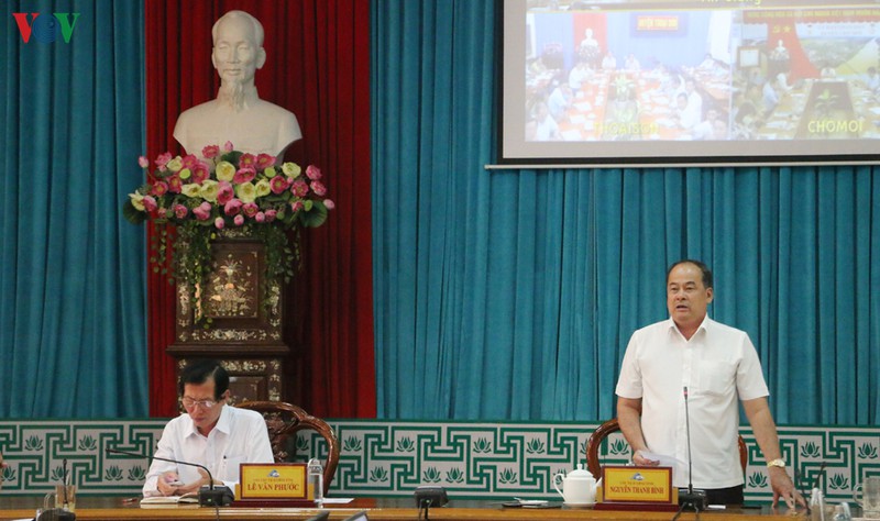  an giang thuc hien tot cach ly y te cho nguoi viet tu campuchia tro ve hinh 2